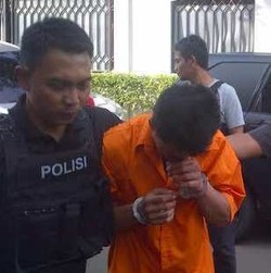 Polisi Gelar Olah TKP di Kos Mewah Tante Heny