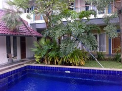 Ada Kolam Renang, Ini Fasilitas di Kos Mewah Tante Heny