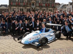 Mahasiswa di Belanda Berhasil Pecahkan Rekor Mobil Listrik