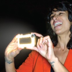 Lightstrap Sulap iPhone Jadi Cincin Flash