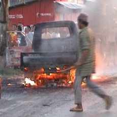 Mobil Pengangkut BBM Hangus Terbakar