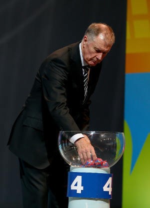 Tempatkan Inggris di Grup Maut, Geoff Hurst Minta Maaf