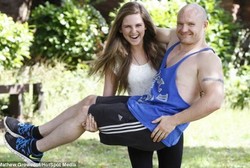 Gadis Cantik Ini Jadi Remaja Terkuat Meski Punya Gangguan Sendi