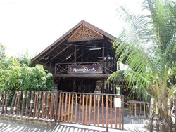 Minum Kopi Gaya Aceh di Rumoh Aceh