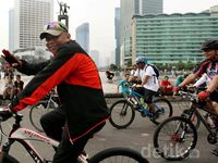 Pramono Edhie Gowes Sepeda Bareng Warga