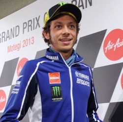 Rossi Tegaskan Masih Ingin Membalap, Belum Berencana Pensiun