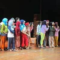 Teater Hijau 51 Lakoni Sepenggal Kisah Normalisasi Kali Ciliwung 