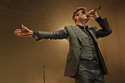 Blurred Lines Menjadi Single dengan Penjualan Terbesar Tahun Ini di Inggris