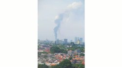 Detik-detik Tabrakan Maut KRL vs Truk Pertamina