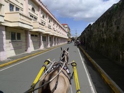 Keliling Kota Tua Manila, Asyiknya Naik Delman