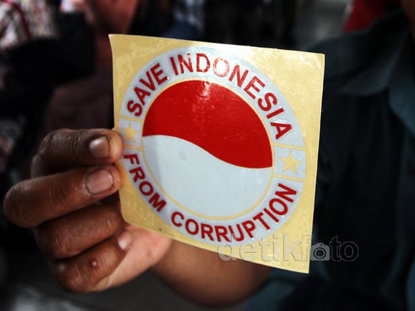 Bagi-bagi Stiker di Hari Anti Korupsi