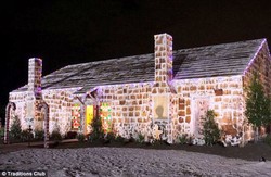  Wow! Gingerbread House Terbesar di Dunia Ini Tingginya 6 Meter