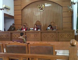 Pencuri Pulsa Cuma Dihukum Denda Rp 750 Juta