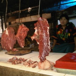 Jelang Akhir Tahun Harga Daging Masih Tinggi, Sayuran Stagnan