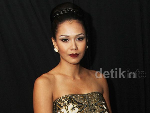 Adinia Wirasti, Aktris Terbaik di FFI 2013
