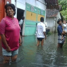 Sungai Meluap Karena Hujan, Dua Desa di Sumenep Kebanjiran