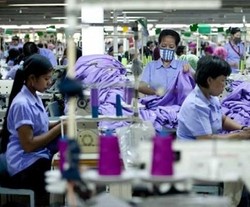 Siap-Siap, Harga Tekstil dan Mie Bakal Naik