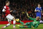 Arsenal Diimbangi Everton