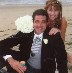 Ingin Pernikahan Awet, Pasangan Ini Menikah 18 Kali