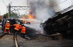 Puluhan Korban KRL Vs Truk Tangki Alami Trauma Kebakaran dan Fisik