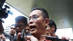 Atas Perintah Akil, Panitera MK Kirim Surat Tunda Lantik Bupati Banyuasin