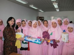 KJRI Dubai Kunjungi WNI yang Ditahan di Penjara Al Aweer