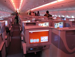  Gunakan Pesawat Jumbo A380, Emirates Luncurkan Penerbangan Terpanjang