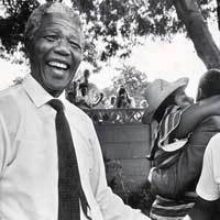 Alf Kumalo, 60 Tahun Memotret Nelson Mandela dan Keluarga