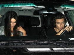 Harry Styles Ajak Kendall Jenner ke Bar Khusus Gay