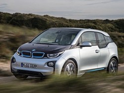 100.000 Orang Antre Test Drive Mobil Listrik BMW