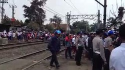 Perlintasan Maut Masih Ditutup, Jalur KRL Berangsur Normal