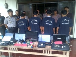 Pencuri Ini Berpura-pura Jadi Tamu Sebelum Gasak Barang Berharga