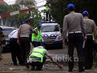 Olah TKP Kecelakaan KRL vs Truk BBM