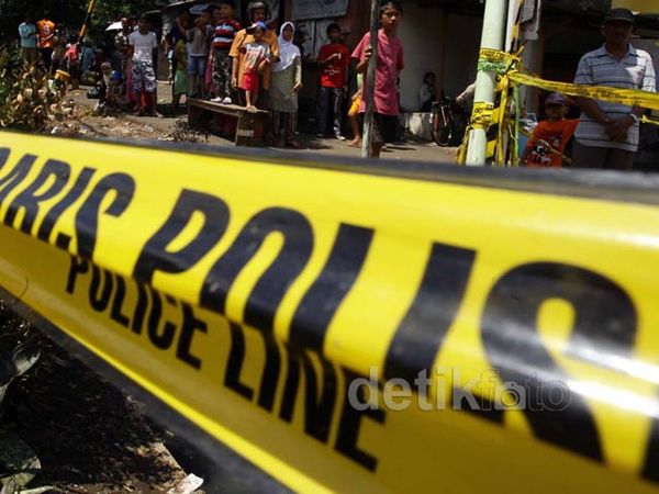 Lokasi Tabrakan KRL Jadi Tontonan Warga