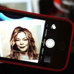 Seniman Vine Bikin Video Klip dengan iPhone