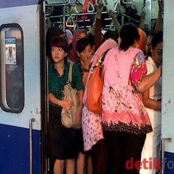 PT KAI Kaji Pindahkan Gerbong KRL Khusus Wanita ke Tengah Rangkaian Kereta