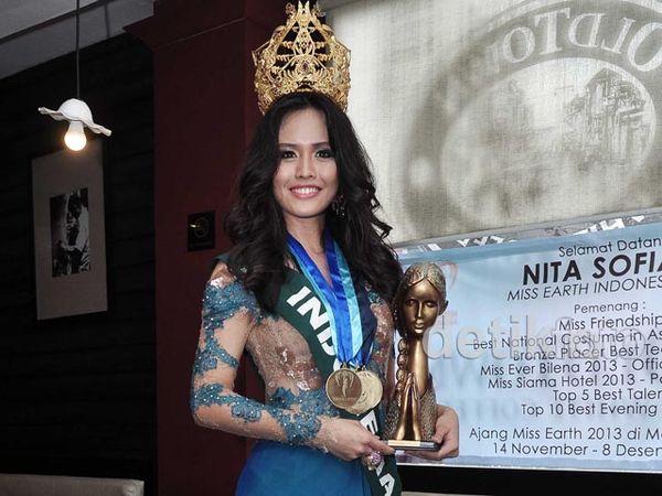 Senyum Manis Nita Sofiani, Miss Earth Indonesia 2013