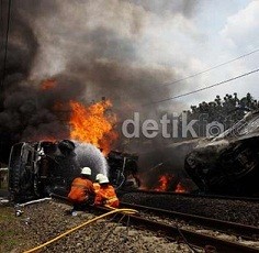 Sopir dan Kernet Truk Tangki BBM Diperiksa Polisi di RSPP