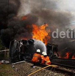 Polisi: Saat Truk BBM Tertabrak KRL, Lalin di Pondok Betung Macet