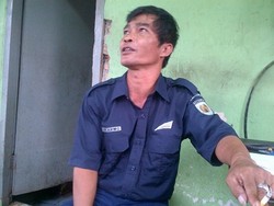 Suka Duka Penjaga Perlintasan KA Pondok Betung: Dimarahi hingga Dipukul