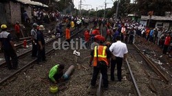 Polisi Periksa Palang Pintu Lintasan Rel KA di Pondok Betung