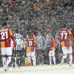 Galatasaray-Juve Dilanjutkan Hari Ini