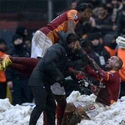 Gol Tunggal Sneijder Loloskan Galatasaray, Singkirkan Juve