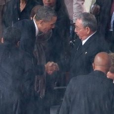 Senator Republik Kecam Jabat Tangan Obama dengan Raul Castro