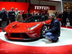 Ini Dia Selebriti yang Beruntung Beli Ferrari LaFerrari
