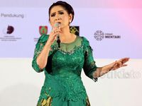 Anggun Bergaun Hijau Vina Panduwinata