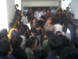 Demo Tolak Uang Kuliah Tunggal, Mahasiswa Yogya Baku Pukul dengan Satpam