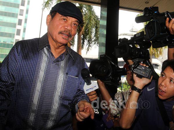 KPK Periksa TB Silalahi dan Benny K Harman