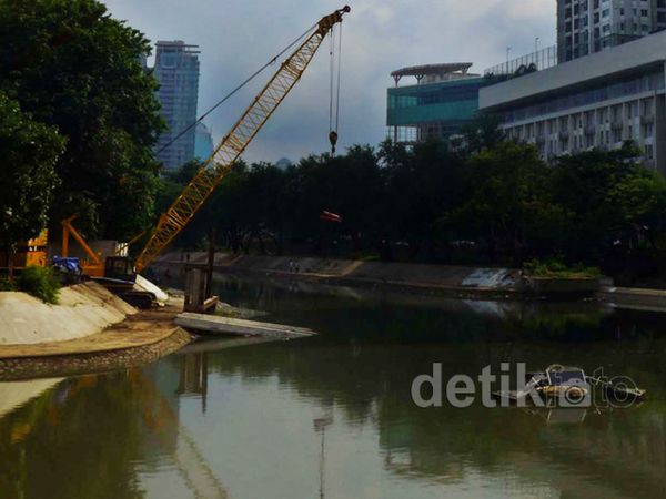 Normalisasi Waduk Melati Dimulai