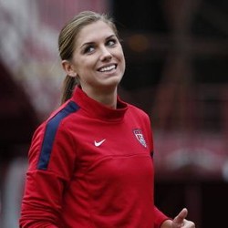 Striker Cantik Alex Morgan Bertunangan 